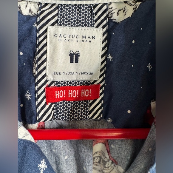 Denim & Flower Ricky Singh Happy Holidays Santa‎ Button Down size Small - Picture 2 of 2